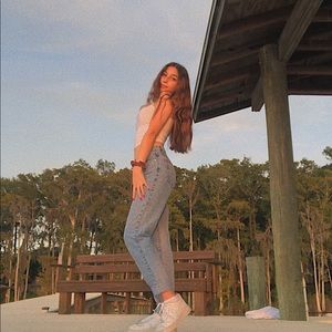 Meet your Posher, Ariella